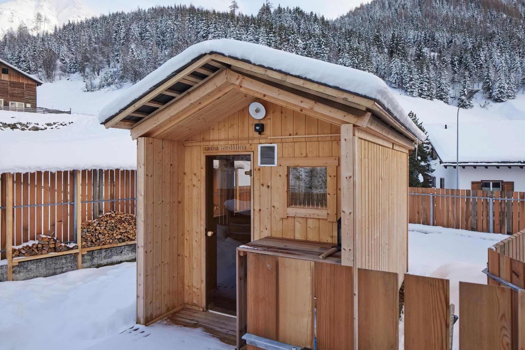 Hotel Medelina à Curaglia Extérieur photo